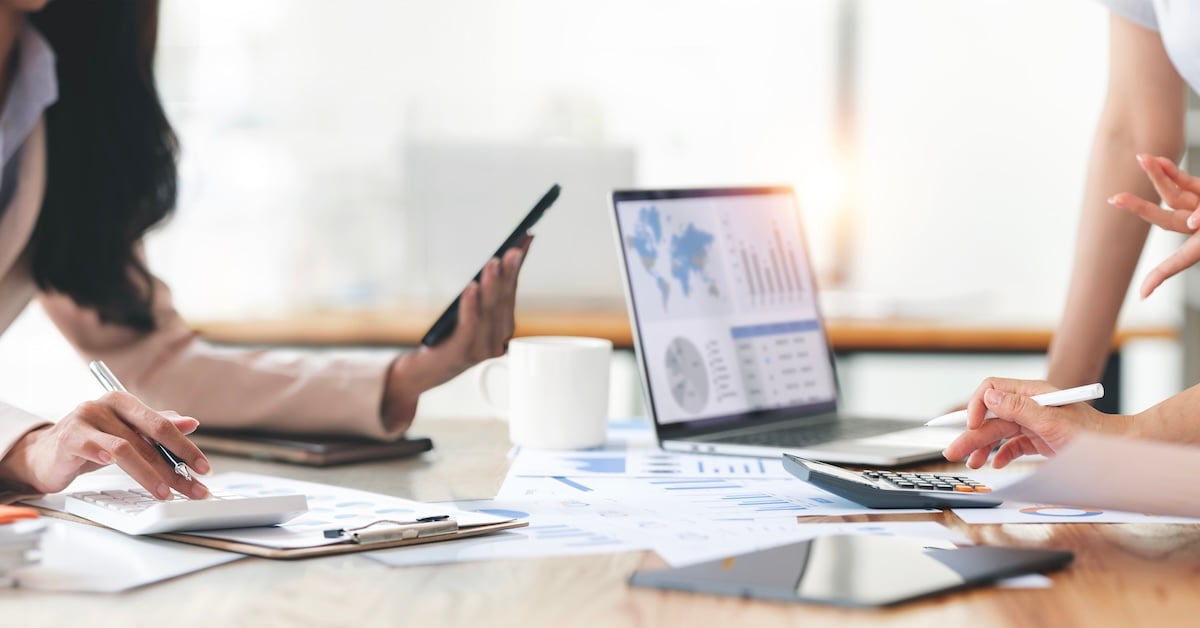 EN - blog - How to Accelerate Digital Transformation in Financial Services and Insurance Institutions